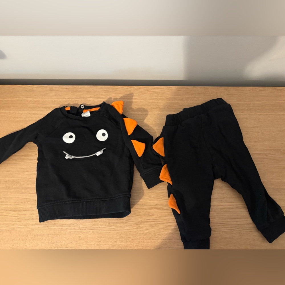 Baby Halloween outfit 6-9 months